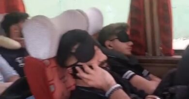 Four buses with Indian students depart from Iran, one reaches Armenia late night