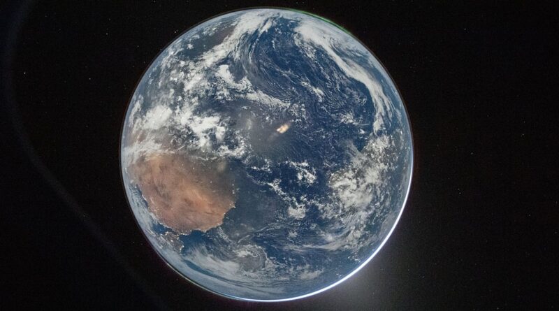 Artemis II’s moonbound astronauts capture Earth’s brilliant blue beauty as they leave it behind