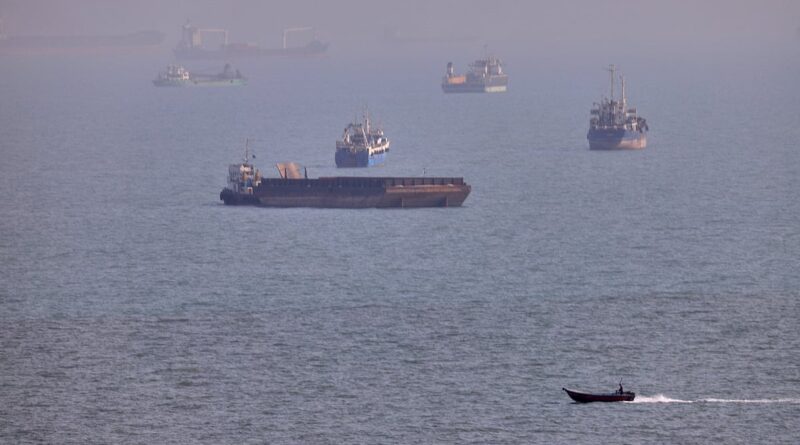 Iran Guards say won’t reopen Hormuz without US meeting all Tehran’s conditions