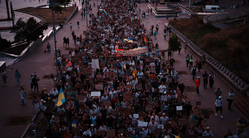 Ukraine’s Zelenskyy faces political turmoil as anti-corruption probe targets senior officials