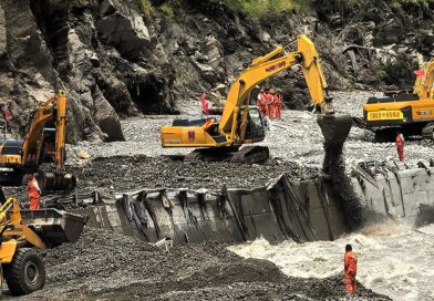 Xi chairs meeting to review rescue efforts following Nepal-Tibet flash floods