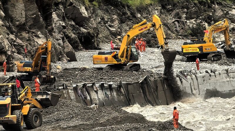Xi chairs meeting to review rescue efforts following Nepal-Tibet flash floods