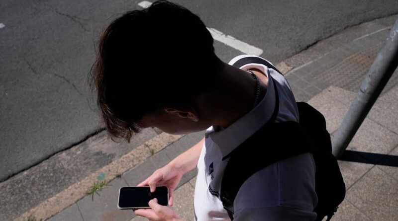 Australian social media users to be offered choice to opt out of algorithms