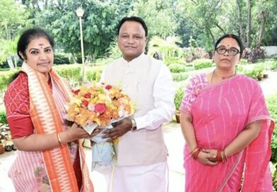 Purandeswari holds meeting with CM Majhi, reaches out to RSS