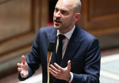France demands Israel act after ‘criminal violence’ against visiting mayor